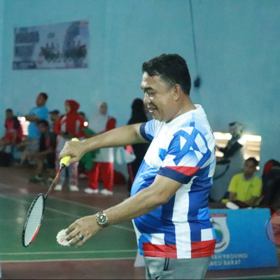 Pertandingan Eksebisi Meriahkan Cabor Badminton