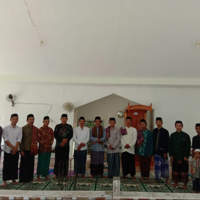 Kelompok Kerja Penyuluh (Pokjaluh) Agama bersama wakil JFU Kemasjidan KUA Kec. Tinambung Gelar Safari Berkah