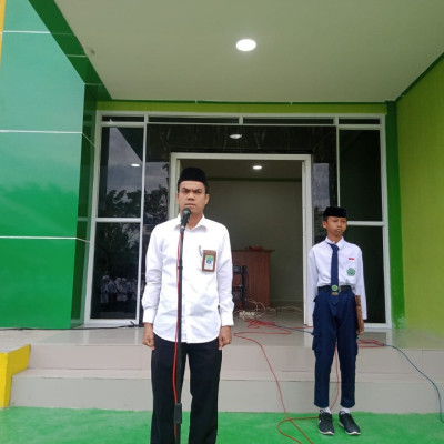 Sosialisasi Tatib Madrasah Menjadi Tajuk Utama penyampaian Wakamad Humas MTsN 1 Polman