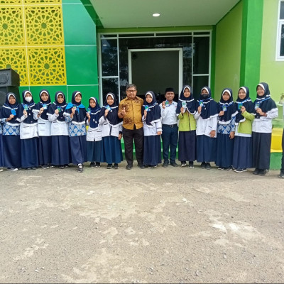 MTsN 1 Polewali Mandar Luncurkan Kartu Pelajar Berbasis NISN