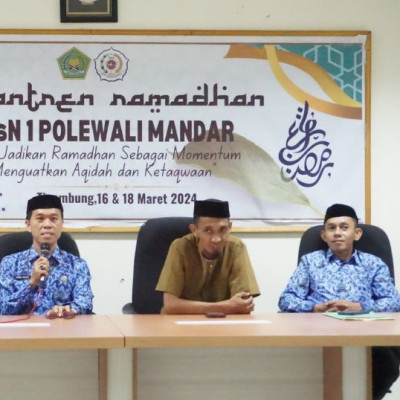 Lepas Tim Safari Ramadhan di MTsN 1 Polman, Ismail Saleh : Kalian adalah Duta Madrasah