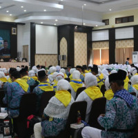 Jamaah Haji Kloter 13 Provinsi Sulawesi Barat, Tiba Di asrama Haji Emberkasi Makassar