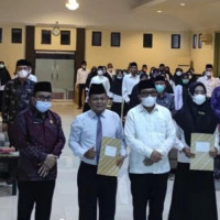 Kemenag Serahkan 7.380 SK Pengangkatan Calon PPPK Guru dan Dosen