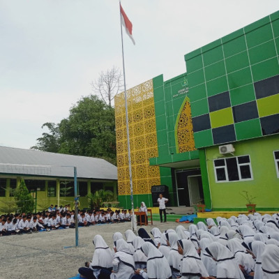 MTs Negeri 1 Polewali Mandar Intensifkan Pembinaan Baca Tulis Al-Qur’an