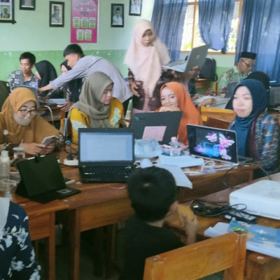 Persiapan Penyusunan Kisi-Kisi Dan Butir Soal Assessment Madrasah, Pokja MGMP Menggelar Musyawarah