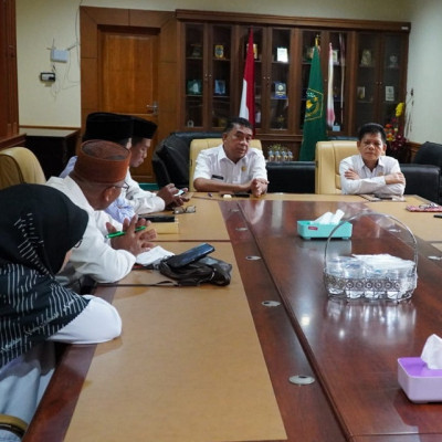 Rapat Bersama Para Petugas Haji, Kakanwil Ingatkan Pelayanan Jamaah yang Utama