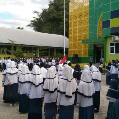 Tanggal 1 Juni, MTsN 1 Polman Gelar Upacara Peringati Hari Lahir Pancasila