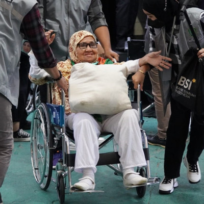 Jamaah Haji Debarkasi Makassar Asal Sulawesi Barat Kab. Majene & Mamasa Kloter 18 tiba di Tanah Air