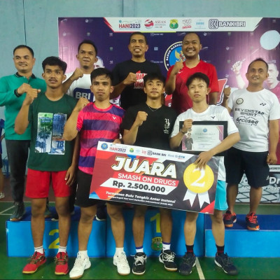 Tim Badminton Kanwil Kemenag Sulbar Raih Juara 2