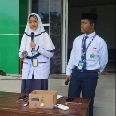 Kabid Penmad Kanwil Kemenag Sulbar Apresiasi Karya Robotik di MTsN 1 Polman