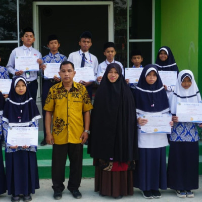 Kelas IX D Raih Juara Umum Lomba Minat dan Bakat Tingkat MTsN 1 Polman