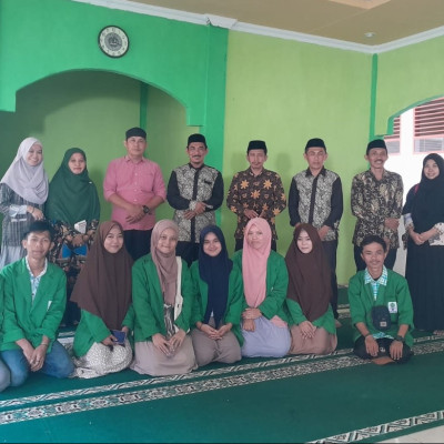 Pokjaluh KUA Tinambung Lakukan Pembelajaran Baca Tulis Al-Qur'an Dan Pencerahan Keagamaan di SMKN 1 Tinambung