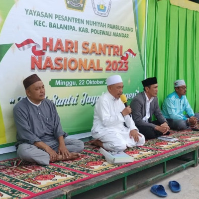 Menyambut Hari Santri, K. H. Bisri Ajak Santri Tidak Berhenti Menuntut Ilmu