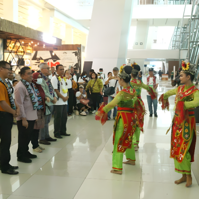 Tarian Betawi Sambut Kedatangan Kakanwil Syafrudin di Ajang Pesparani III DKI Jakarta