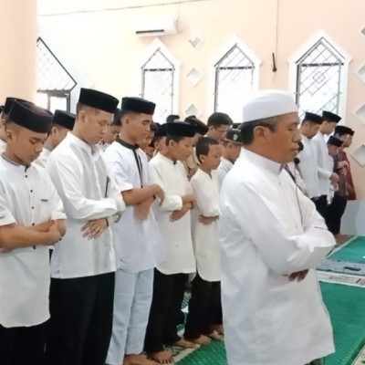 Peduli Palestina, MTsN 1 Majene Gelar Shalat Ghaib, Istighosah Dan Open Donasi