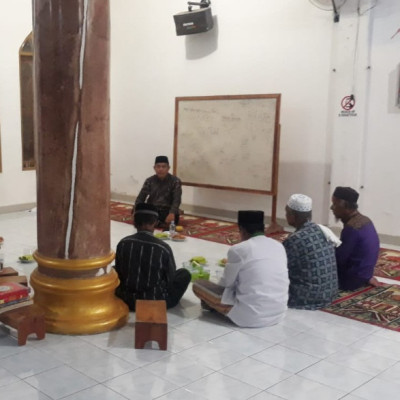 Pokjaluh KUA Tinambung Lakukan Tahsin Qira'atul Qur'an dan Pencerahan Agama di Masjid Nuruttaqwa Katitting