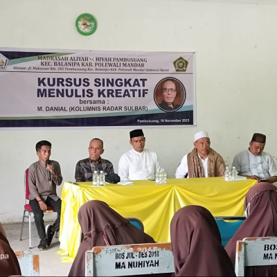 Madrasah Aliyah Nuhiyah Pambusuang Gelar Pelatihan Menulis Kreatif