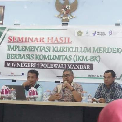 MTsN 1 Polman Persentasikan Hasil Penerapan IKM-BK, Arbain : Madrasah Harus Kreatif Dan Melahirkan Produk Baru