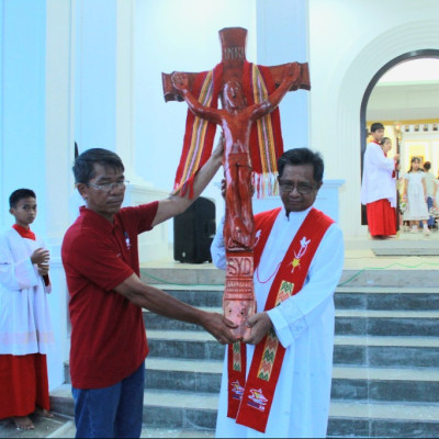 Kirab Salib Sulbar Youth Day Tiba di Paroki St. Maria Mamuju