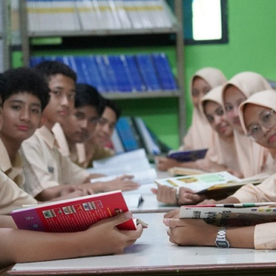 Sebanyak Rp900 Miliar Beasiswa PIP 2024 untuk Siswa Madrasah Cair