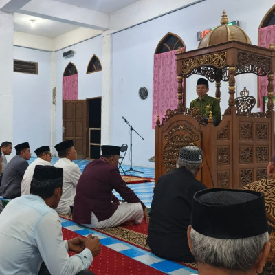 Malam 17 Ramadhan di Kecamatan Tanduk Kalua, Pj Bupati Dr. Zain Mengajak Pada Jamaah Untuk Cinta Al-Quran