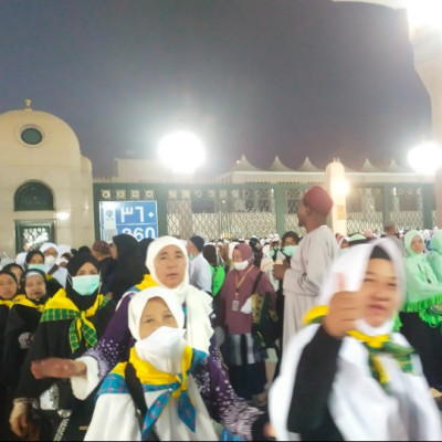 Jemaah Haji Perempuan Kloter 7 Embarkasi Makassar Tembus Ke Raudhah