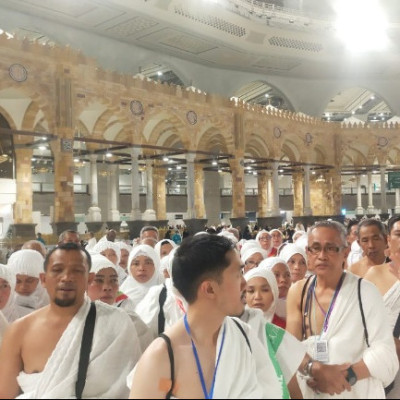 Jemaah Haji Kloter UPG 7 Embarkasi Tuntaskan Umrah Wajib