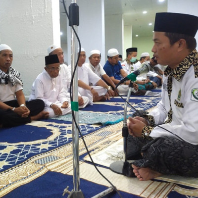 Jemaah Haji Asal Sulawesi Barat Doakan Almarhum K.H. Syauqaddin Gani