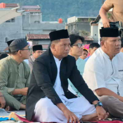 “Pekuat Sulaturahmi dan Persatuan Antar sesama uamt Islam”,   Pesan Plt Kakanwil Kemenag Sulbar Saat Pelaksanaan Salat Iduladha dengan Pemprov Sulbar dan Pemkab Mamuju