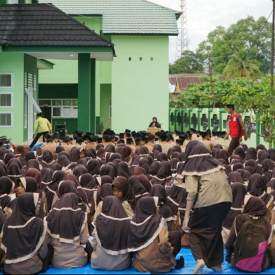 MTsN 1 Polewali Mandar Laksanakan Kegiatan Pembiasaan Tilawatil Quran dan Tadarrus