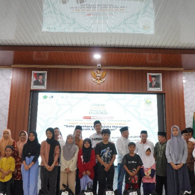 Lebaran Yatim di Kanwil Kemenag Sulbar: Senyum, Cinta, dan Doa dalam Bingkisan Kasih