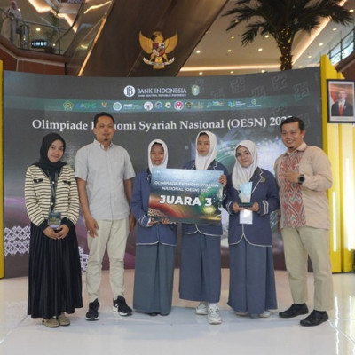 MAN 2 Polewali Mandar Raih Juara 3 Nasional Olimpiade Sains Ekonomi Syariah 2025