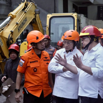 Tinjau Pesantren Al Khoziny, Menag Salurkan Bantuan dan Siapkan Upaya agar Kejadian Tidak Terulang