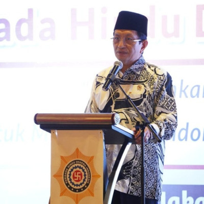 Dari Pesamuhan Agung, Menag Ajak Umat Rawat Alam dengan Cinta