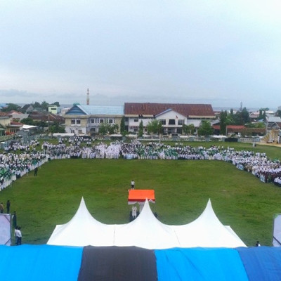 Apel Hari Santri Nasional 2025, Ribuan Santri Padati Stadion Parasamya Majene