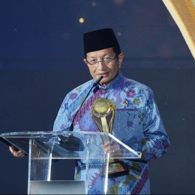 Menag Nasaruddin Umar Dianugerahi sebagai Tokoh Kerukunan Nasional 2025