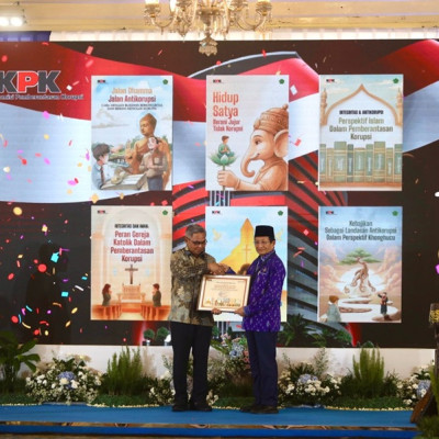 Kemenag Raih Dua Penghargaan dari KPK di Hari Antikorupsi Sedunia 2025