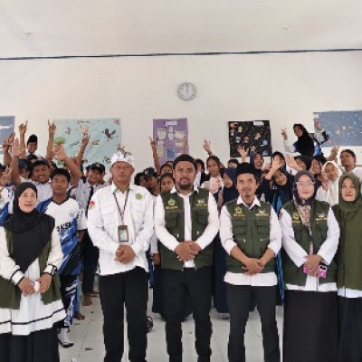 Penyuluh Agama Islam KUA Kecamatan Topoyo melakukan Pembinaan Paham Moderasi Beragama di UPTD SMP Negeri 3 Topoyo