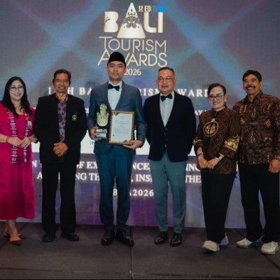 Menag Raih Penghargaan Bali Top Hospitality Leader in Religious Tourism Development.