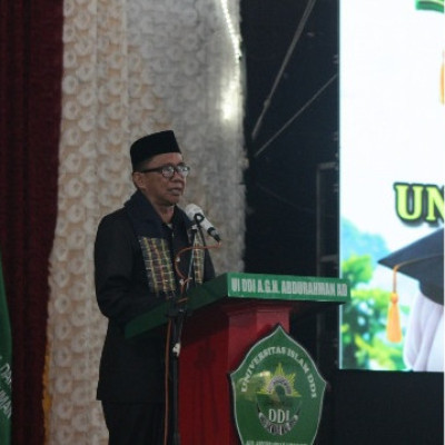 Pimpin Doa Wisuda XXXIII UI DDI AGH Abdurrahman Ambo Dalle, Kakan Kemenag Titipkan Pesan Ilmu, Cinta, dan Pengabdian