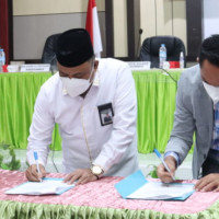 Sepakat Wujudkan Penyiaran Sehat Di Sulbar, Kanwil Kemenag Dan KPID Tandatangani MOU Kerjasama Pembinaan Serta Pengawasan